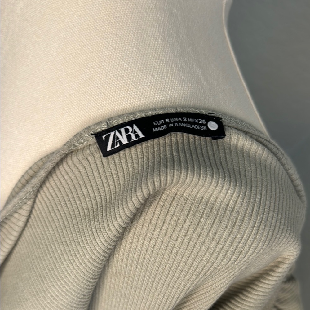 Zara Gray Ribbed Top - Picture 4 of 4